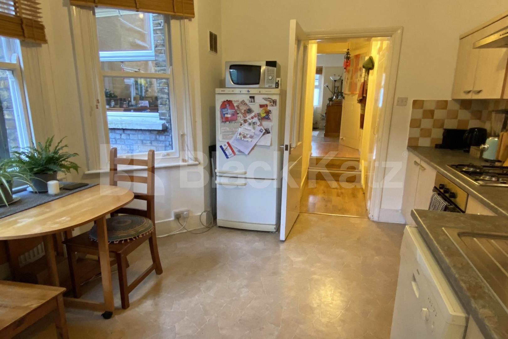 Spacious ground floor garden flat in Surrey Quays Trundleys Road , Surrey Quays 